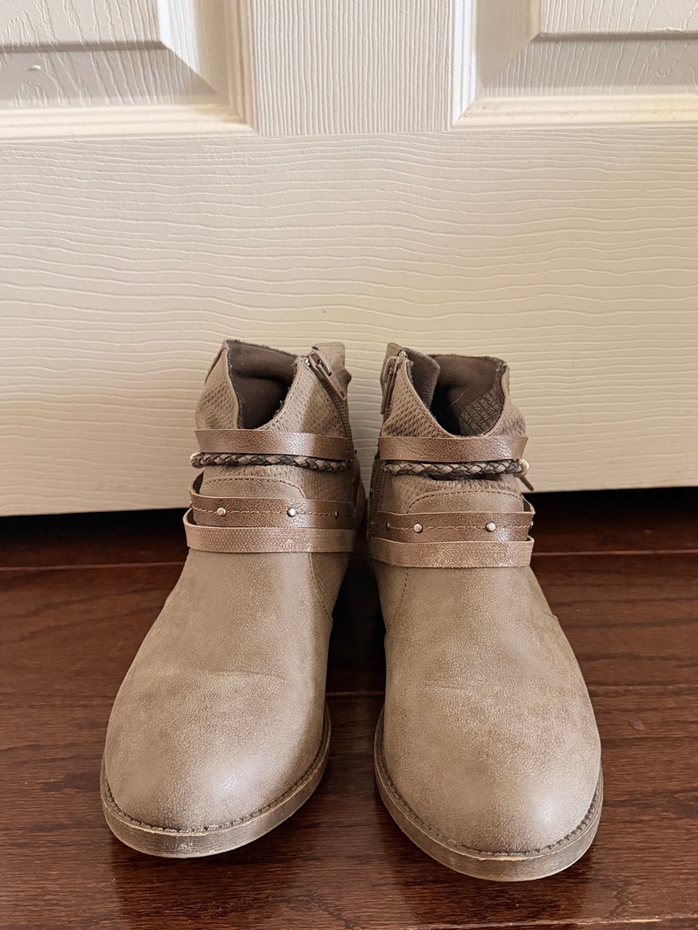 Sonoma Kohl's Taupe Suede Strappy Harness Ankle Boots Booties Size 9M (Keystone)